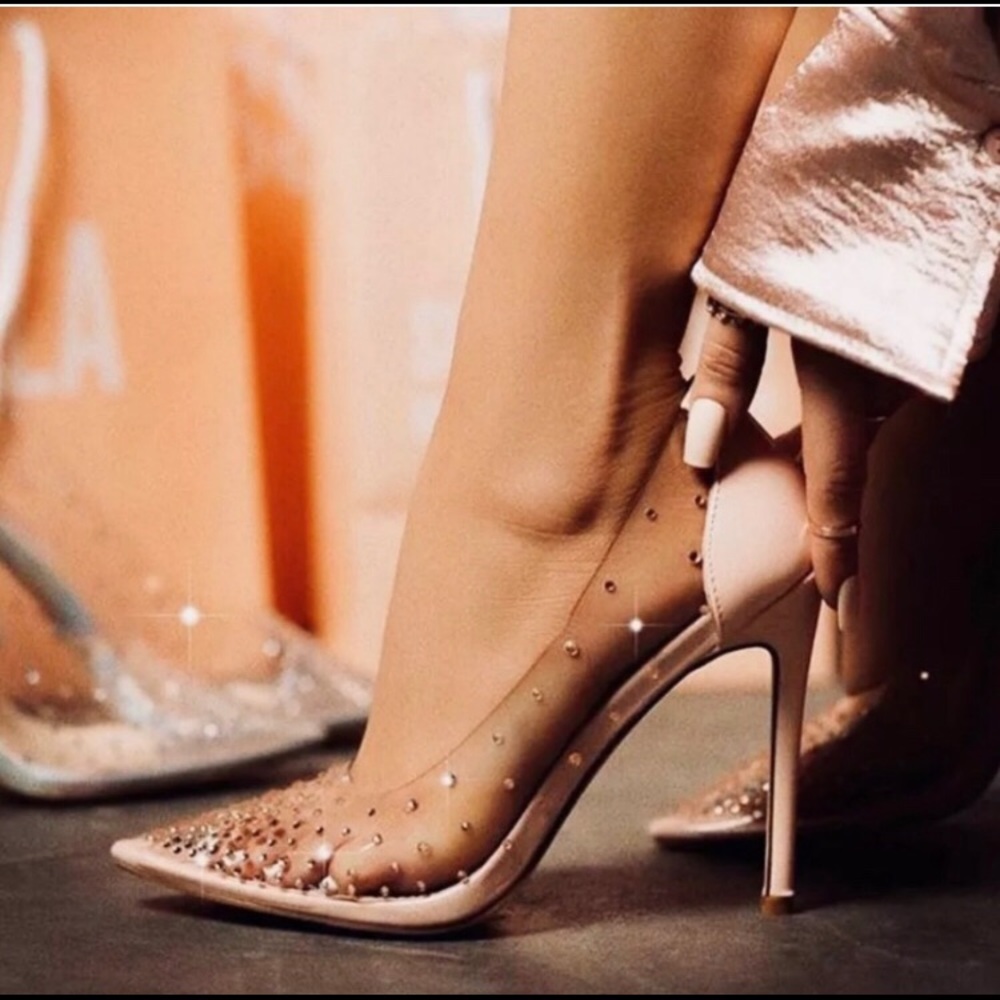 Gorgeous. Stunning Champagne Crystal Heels